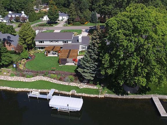 2nd image of 2727 Greenleaf Blvd