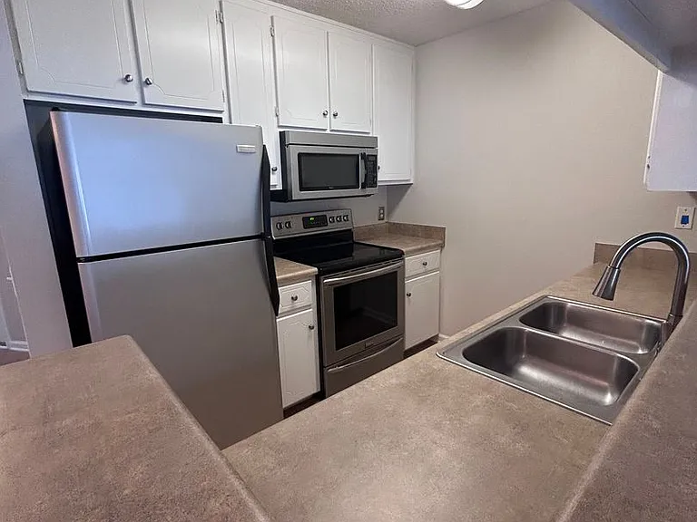 164 N Springview Dr — Photo 4