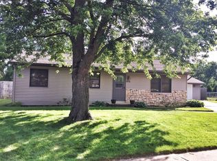 102 Poplar Ct, Hebron, IN 46341