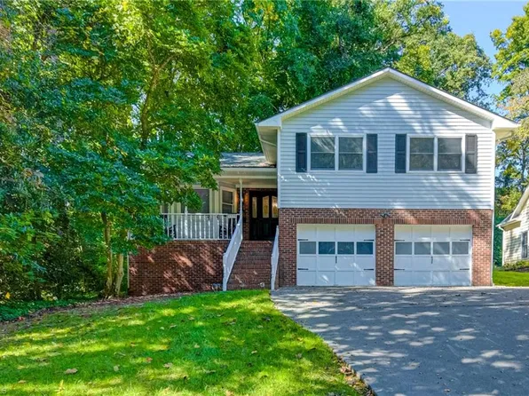 1128 Fenimore St, Winston Salem, NC 27103