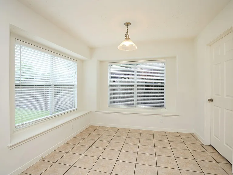 5007 Creekbridge Ct — Photo 15