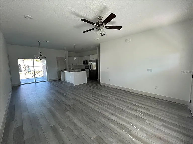 1531 W Gainsboro Ln — Photo 5