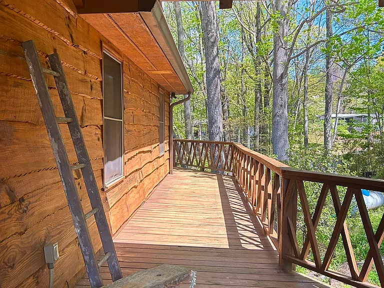 Upper Level Deck