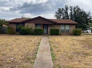 621 Barkridge Trl, Burleson, TX 76028