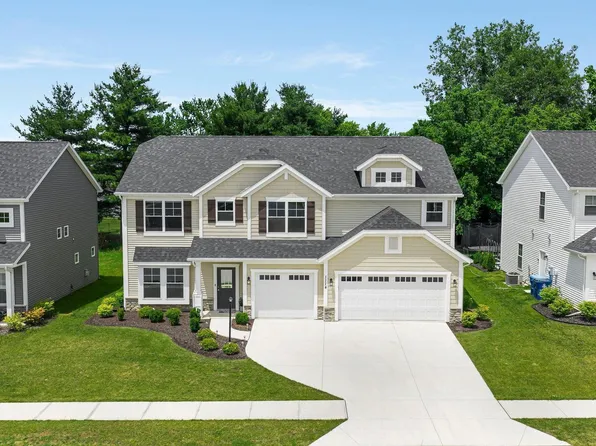 1114 Mosaic St, Huntertown, IN 46748