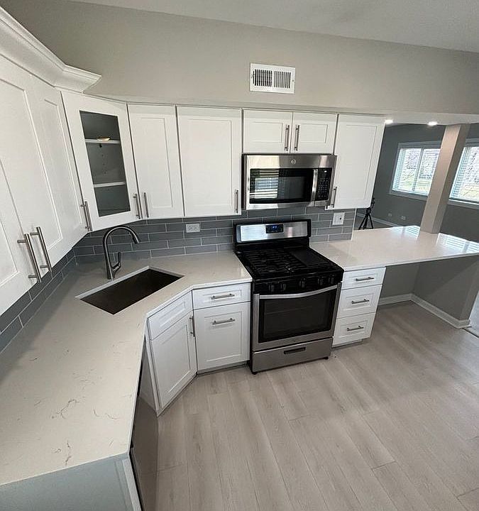 1st image of 635 W Park Ave APT A