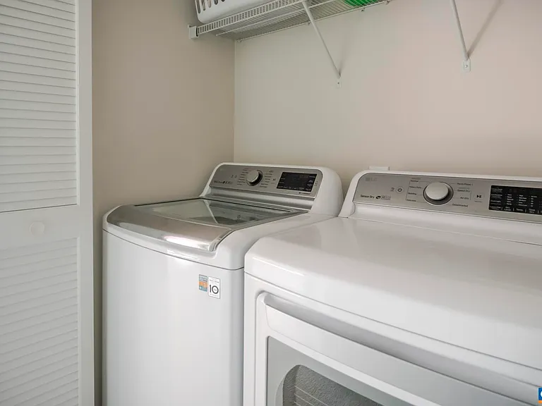 2052 Elm Tree Ct — Photo 2