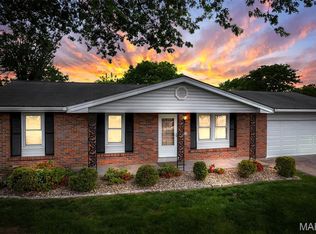 3135 Elm St, Saint Charles, MO 63301