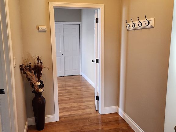 2nd image of 308-310 Shirley St Unit 2
