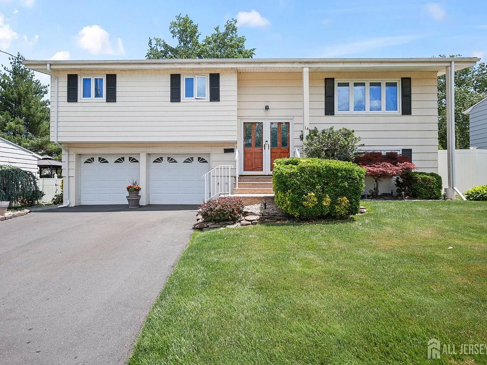 1st image of 14 Heather Dr