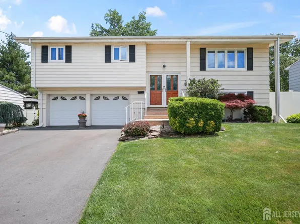 14 Heather Dr, Old Bridge, NJ 08857