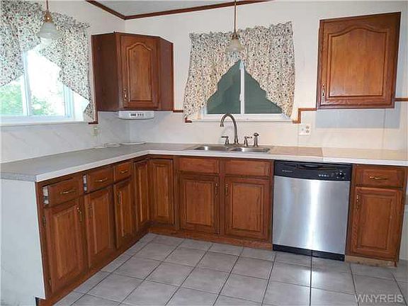 3rd image of 3990 Garfield Ave