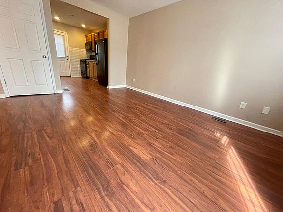 3rd image of 2239 Huntington Ave