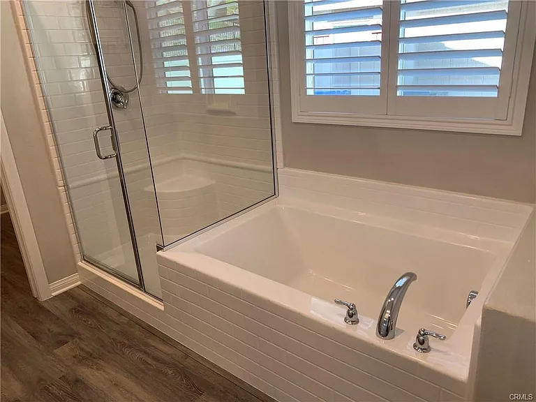 27450 Tyrrhenian Dr — Photo 15