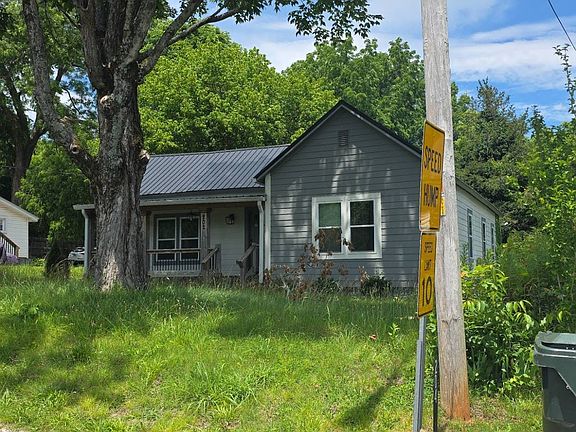 3rd image of 202 Cherry St