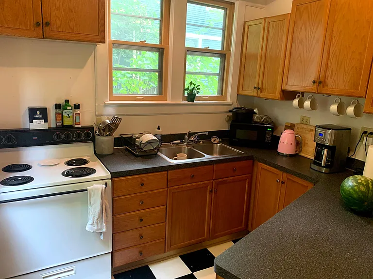 241 Charles Ave SE #1 — Photo 7