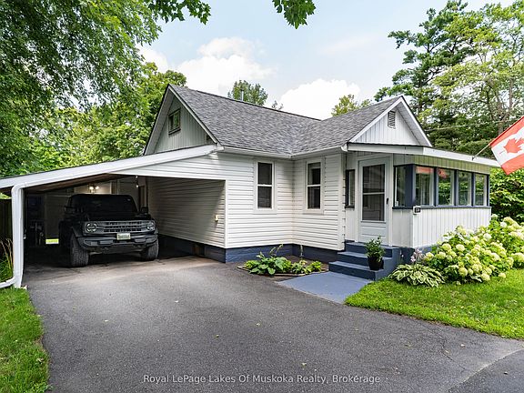 3rd image of 570 Pinedale Rd