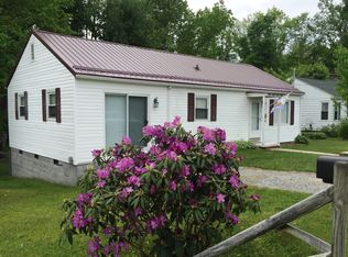 114 Academy Ct, Fayetteville, WV 25840