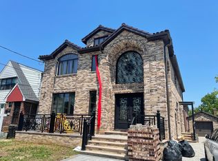 6119 229th St, Oakland Gardens, NY 11364