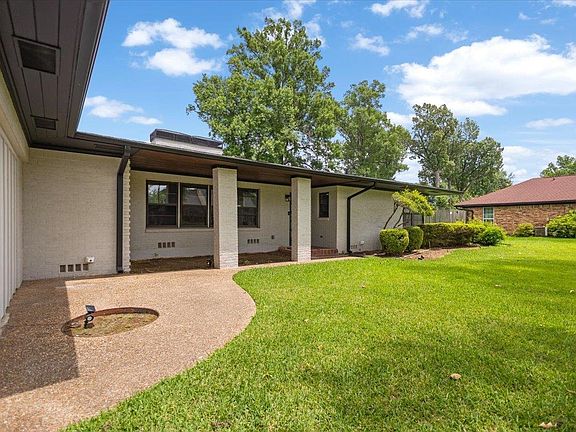 4th image of 1007 Lincoln Dr