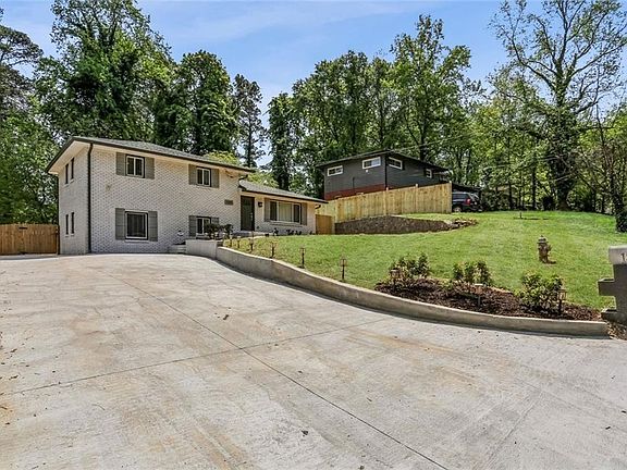 3rd image of 1888 La Mesa Ln