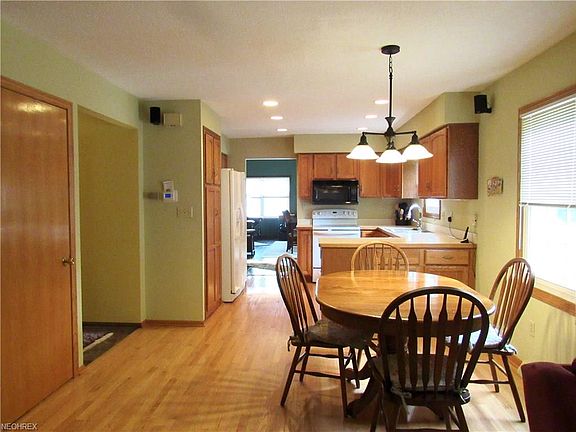 3rd image of 480 Cabot Dr