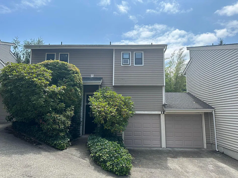 1400 Bellevue Way SE #12