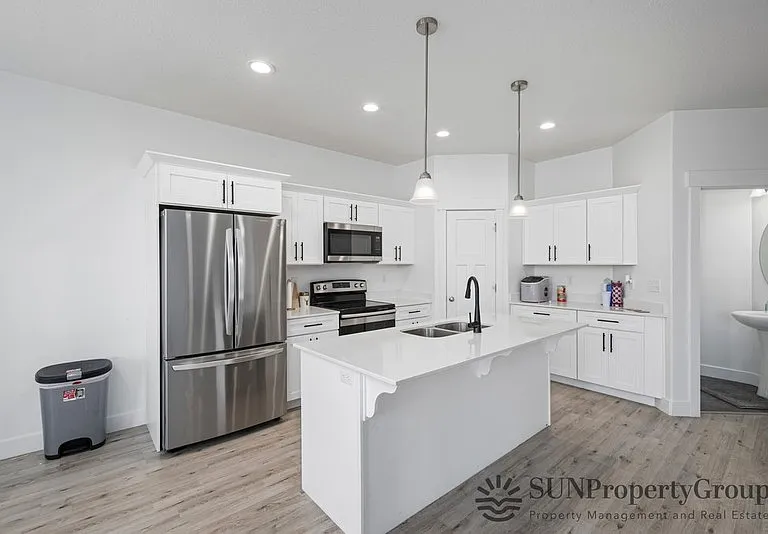 288 W 730 N — Photo 7
