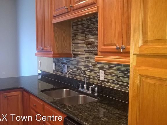 3rd image of 1910 White Ave