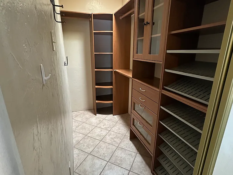 5836 E Lee St — Photo 10
