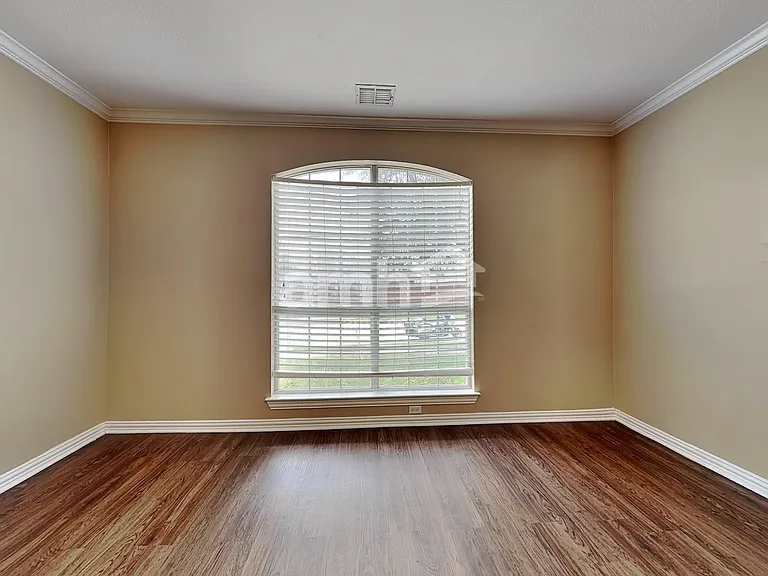 6801 Essex Dr — Photo 8