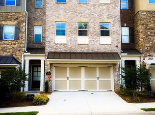 913 Dumaine Trce, Sandy Springs, GA 30328