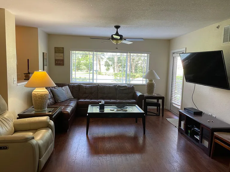 161 SW Palm Dr — Photo 7