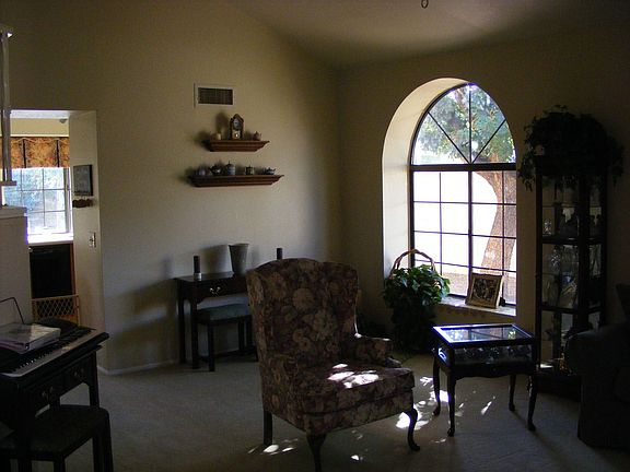 4th image of 7648 W Crocus Dr