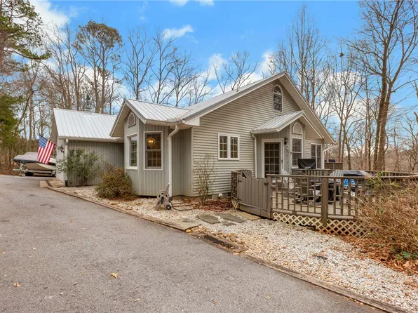 610 Pointe Wildwood Dr, Seneca, SC 29678