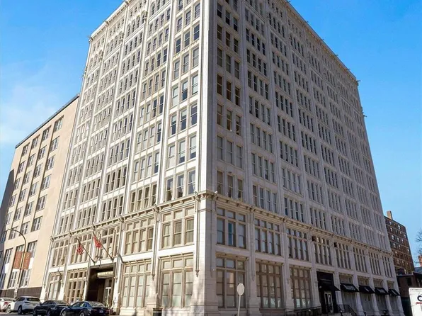 1501 Locust St APT 1202, Saint Louis, MO 63103
