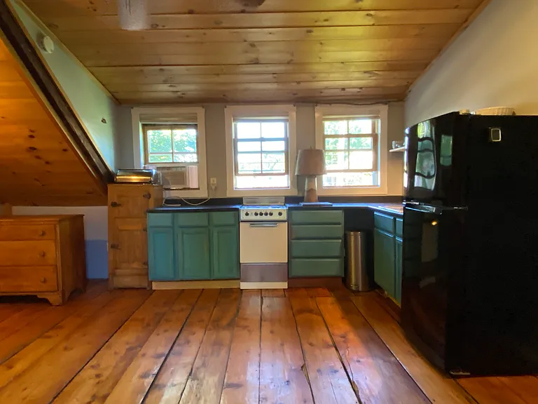 9 Cedar St #4 — Photo 8