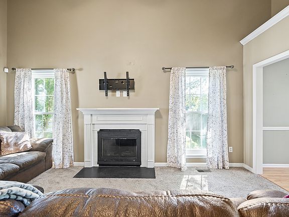 3rd image of 507 Southlake Dr
