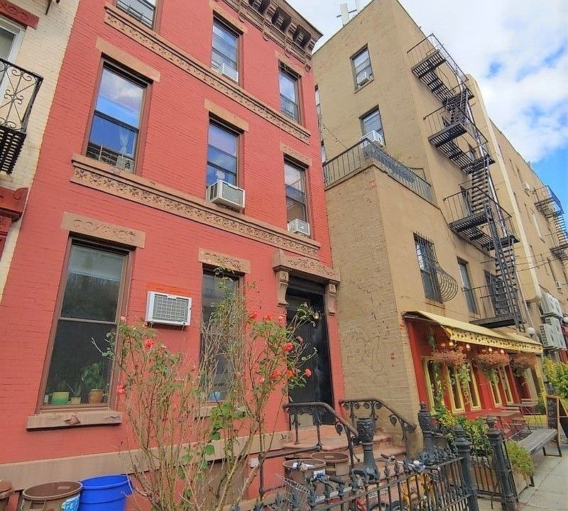 1st image of 605 Carroll St Floor 3