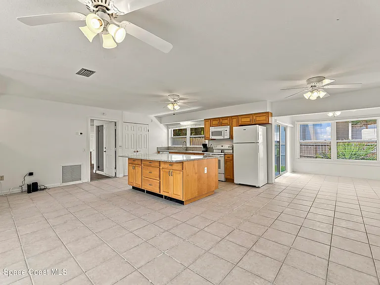 215 Pelican Dr — Photo 22