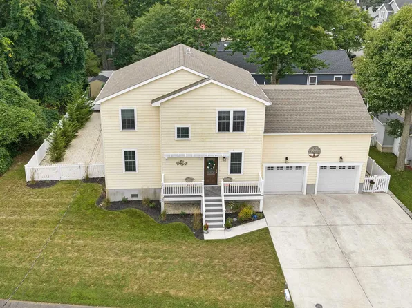 106 Race Track Dr, Cape May, NJ 08204