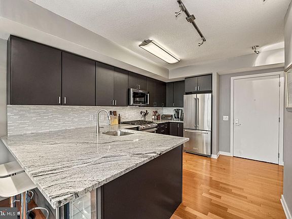 5th image of 475 K St NW Unit 713