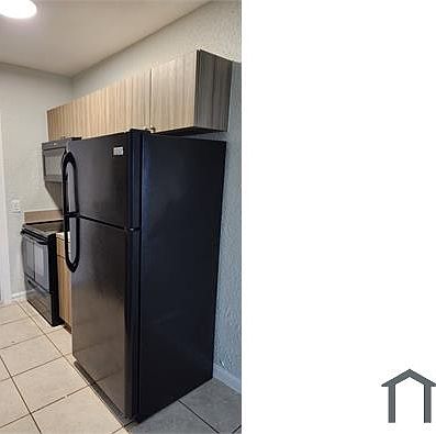 4th image of 360 NW 8th St APT 4