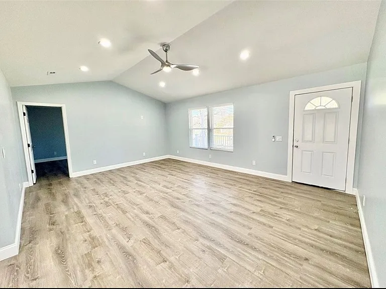 113 Aycock Dr — Photo 4