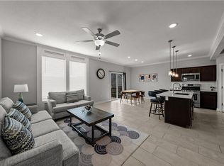 7381 Aaron St, Parkville, MO 64152