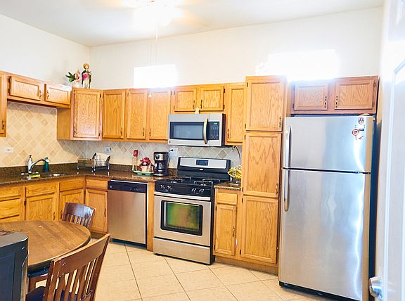 5th image of 2704 N California Ave APT 3F