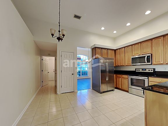 4th image of 448 Sarah Towers Ln