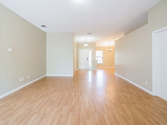 3rd image of 1827 Woodenrail Ln