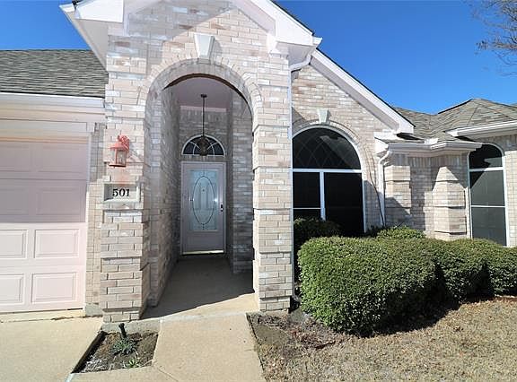 3rd image of 501 E Lynn Creek Dr