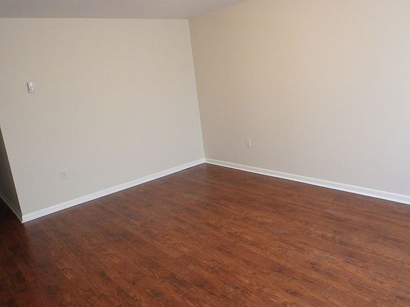 3rd image of 51 Gloria Ave